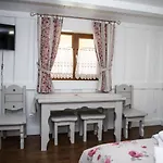 Michelle's Hotel Mizhhirya (Transcarpathia)