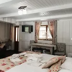 Hotel Michelle's