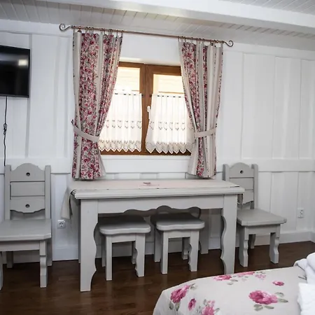 Michelle's Hotel Mizhhirya (Transcarpathia)